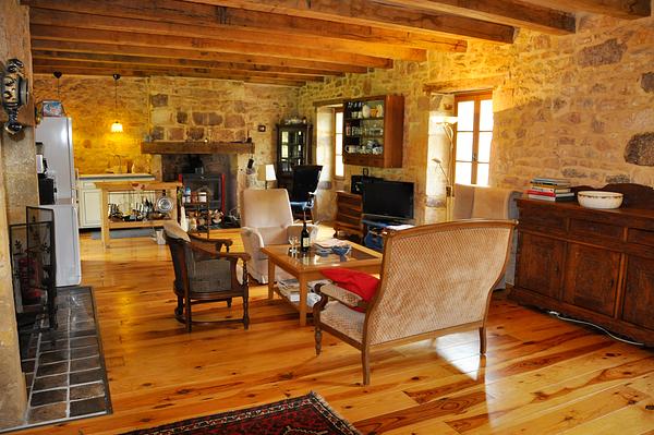 Vakantiehuis Frankrijk met Zwembad FermePostel Woonkamer Achter